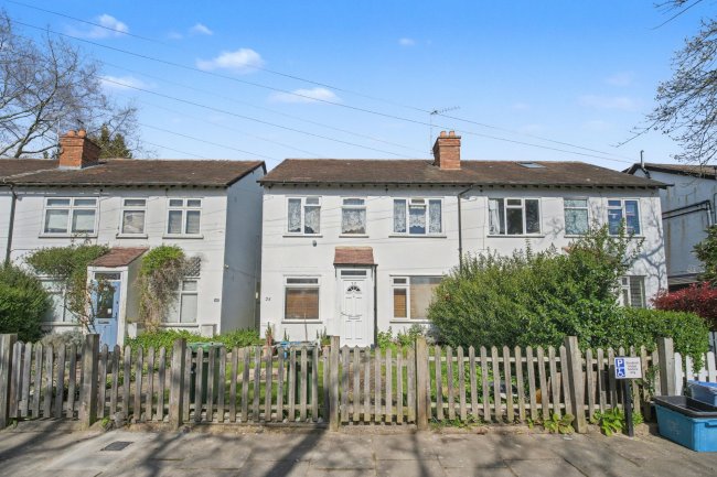 22 / 24 Holly Bush Lane, Hampton, TW12 2QS 8