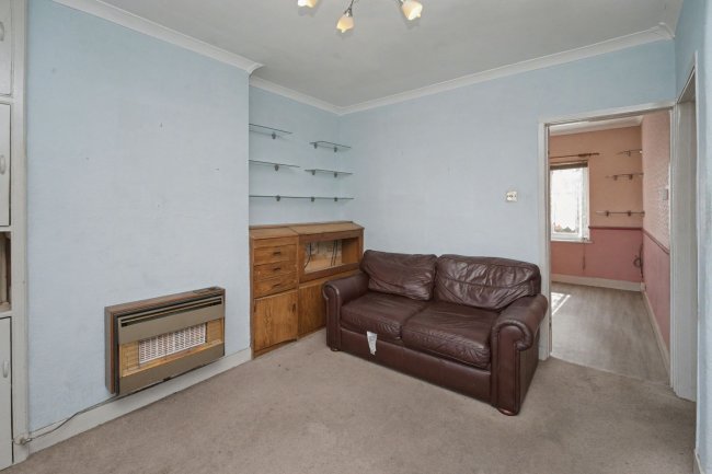 22 / 24 Holly Bush Lane, Hampton, TW12 2QS 8