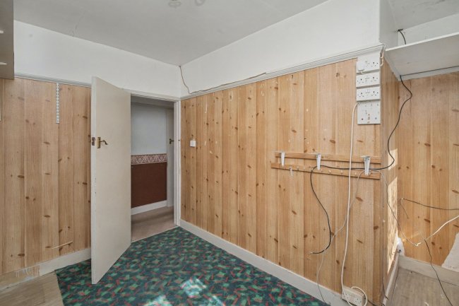 22 / 24 Holly Bush Lane, Hampton, TW12 2QS 8