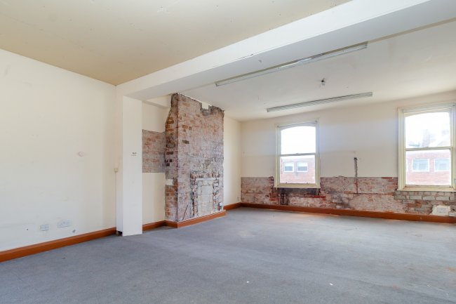 56 St. Annes Road West, Lytham St. Annes, FY8 1UE 2