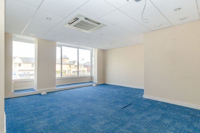 56 St. Annes Road West, Lytham St. Annes, FY8 1UE 2