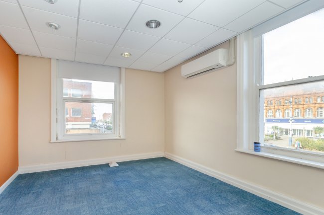 56 St. Annes Road West, Lytham St. Annes, FY8 1UE 2