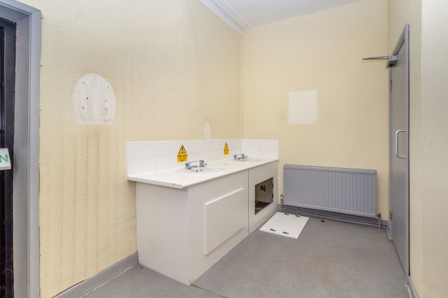 56 St. Annes Road West, Lytham St. Annes, FY8 1UE 2