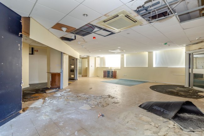 56 St. Annes Road West, Lytham St. Annes, FY8 1UE 2