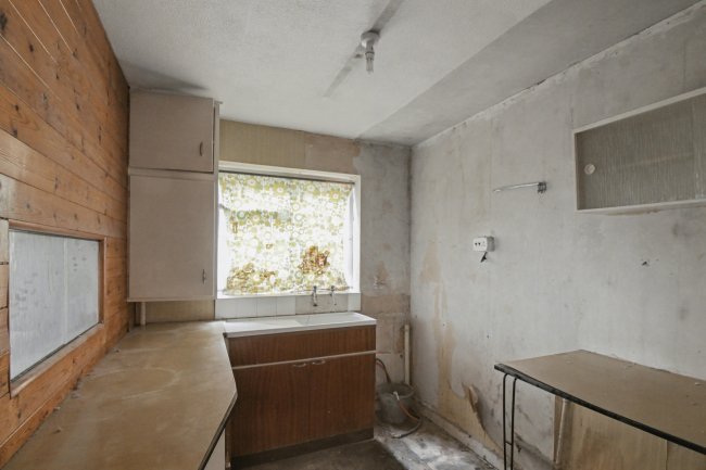 67 Perkins Road, Ilford, Essex, IG2 7NQ 10