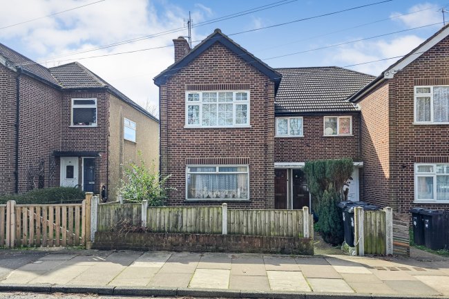 67 Perkins Road, Ilford, Essex, IG2 7NQ 10