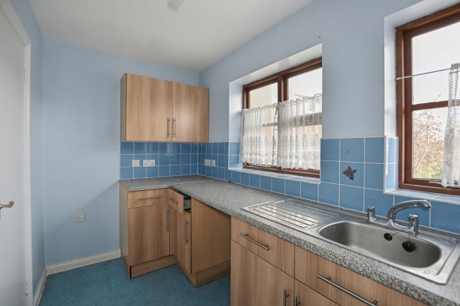 56 Thamesbank Place, Thamesmead, London, SE28 8PS 5