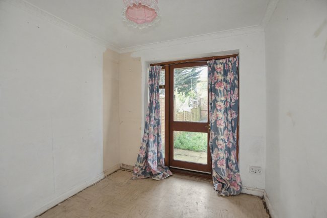 56 Thamesbank Place, Thamesmead, London, SE28 8PS 5