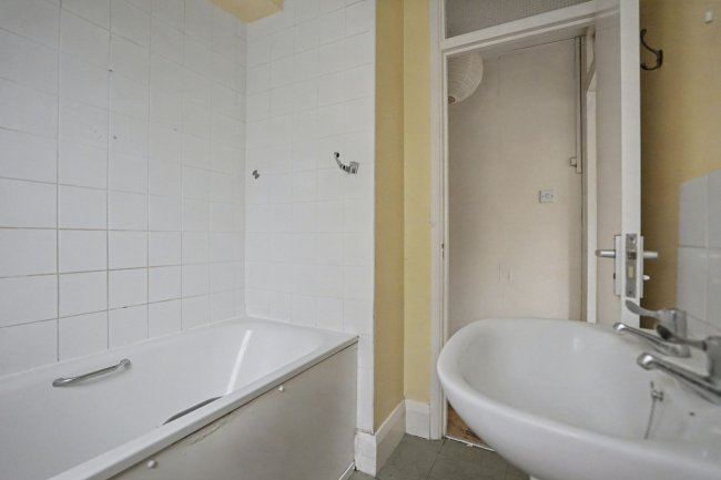 217A Westcombe Hill, Kidbrooke, London, SE3 7DR 4