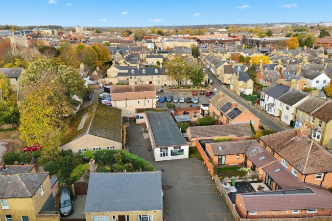 10-11 Orchard Lane, Huntingdon, Cambridgeshire PE29 3QT 2