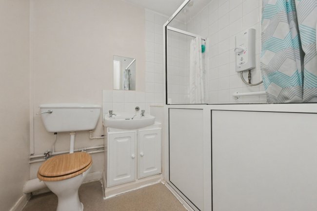 26 Madells, Epping CM16 4NW 6