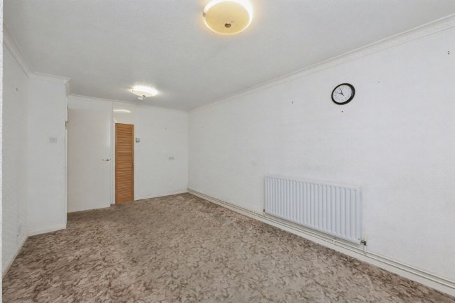 26 Madells, Epping CM16 4NW 6