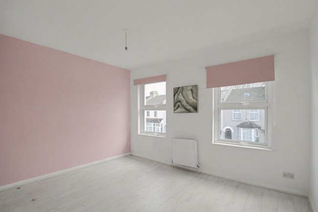 106 Pevensey Road, London, E7 0AH 7