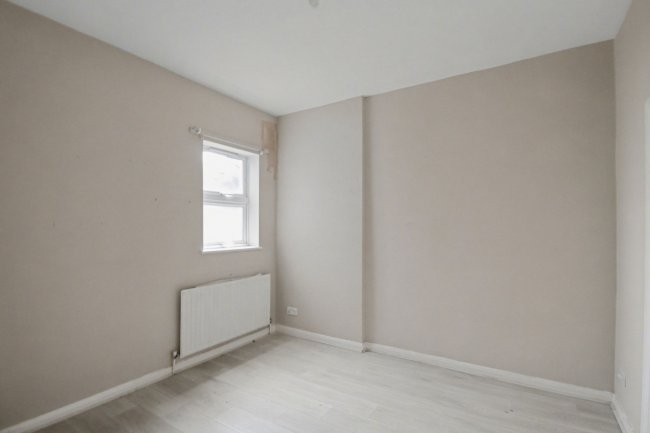 106 Pevensey Road, London, E7 0AH 7