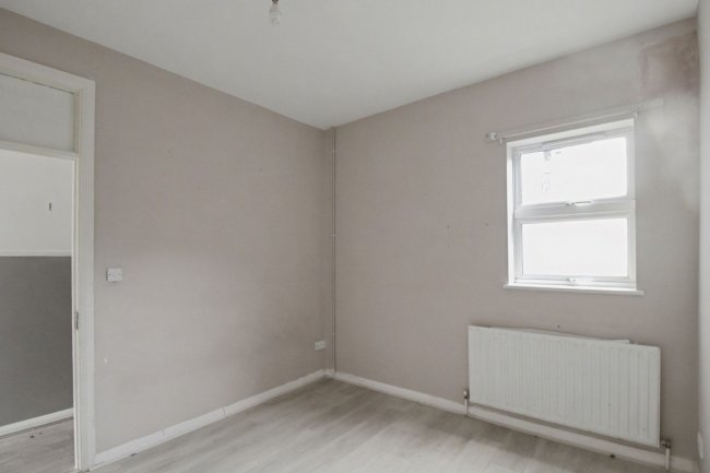 106 Pevensey Road, London, E7 0AH 7