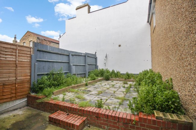 106 Pevensey Road, London, E7 0AH 7