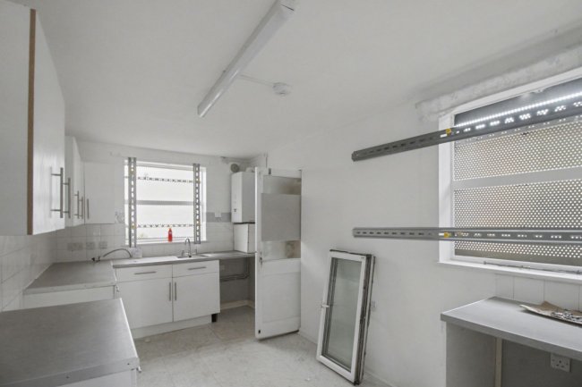 106 Pevensey Road, London, E7 0AH 7
