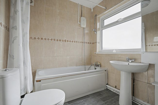 19 Marlborough Road, Beeston, Nottingham, NG9 2HG 4