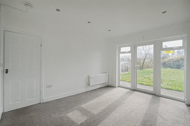 19 Marlborough Road, Beeston, Nottingham, NG9 2HG 4