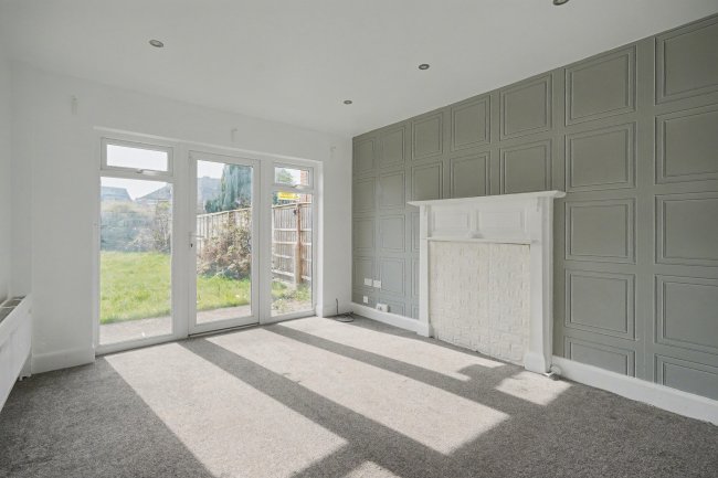 19 Marlborough Road, Beeston, Nottingham, NG9 2HG 4