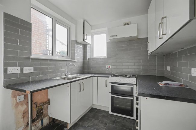 19 Marlborough Road, Beeston, Nottingham, NG9 2HG 4