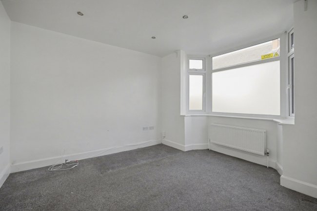 19 Marlborough Road, Beeston, Nottingham, NG9 2HG 4