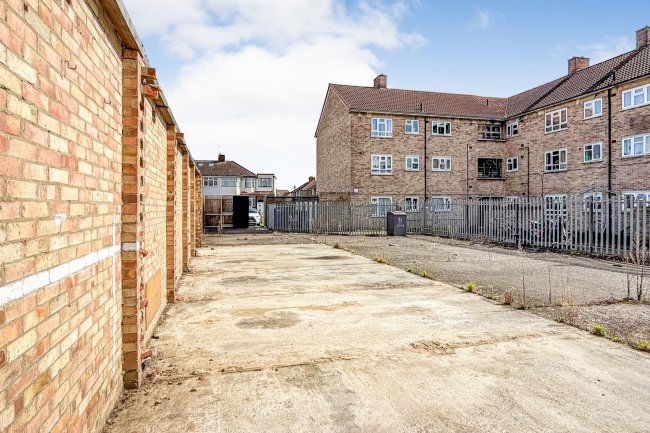 Land and former garage site at Oatlands Road, Enfield EN3 5LJ 3