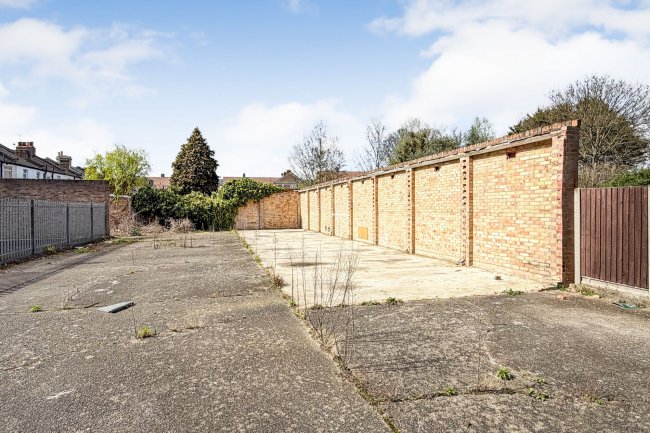 Land and former garage site at Oatlands Road, Enfield EN3 5LJ 3