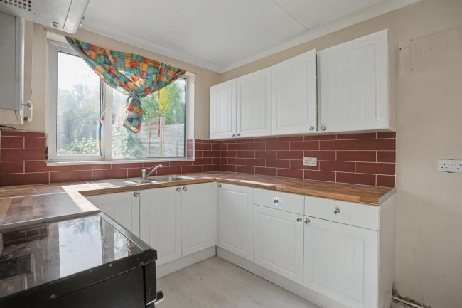 100 Timbercroft Lane, London, SE18 2SF 6