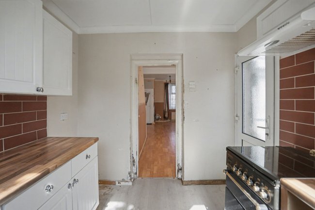 100 Timbercroft Lane, London, SE18 2SF 6