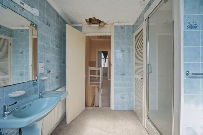 100 Timbercroft Lane, London, SE18 2SF 6