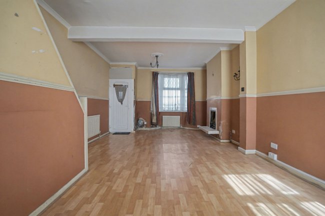 100 Timbercroft Lane, London, SE18 2SF 6