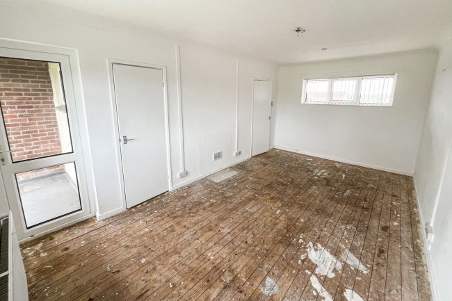 12 Meadow Road, Yeovil, Somerset, BA21 5PA 7