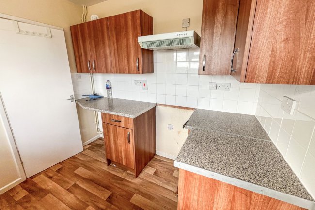 12 Meadow Road, Yeovil, Somerset, BA21 5PA 7