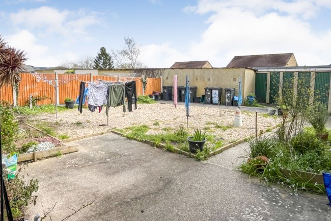 12 Meadow Road, Yeovil, Somerset, BA21 5PA 7