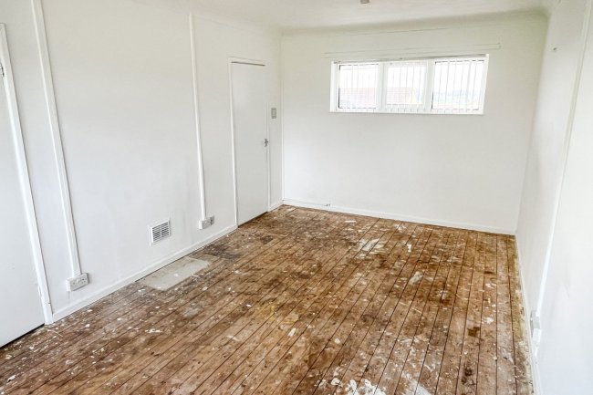 12 Meadow Road, Yeovil, Somerset, BA21 5PA 7