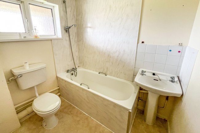 12 Meadow Road, Yeovil, Somerset, BA21 5PA 7