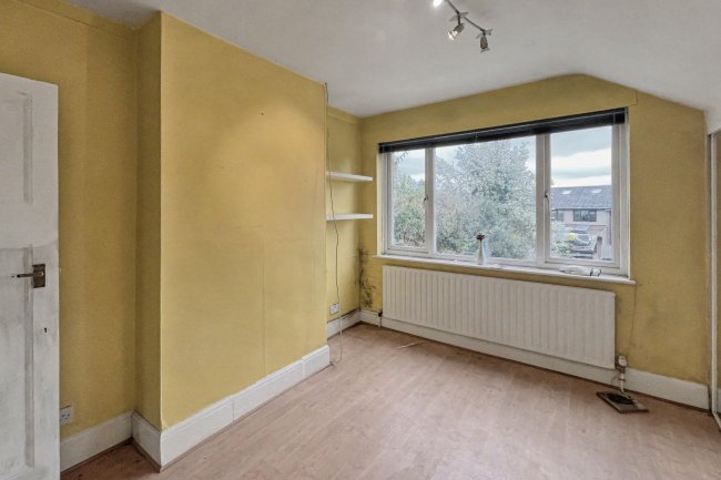 33 The Drive, Morden, Surrey, SM4 6DH 8