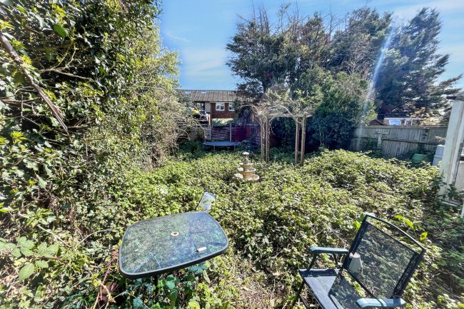 33 The Drive, Morden, Surrey, SM4 6DH 8