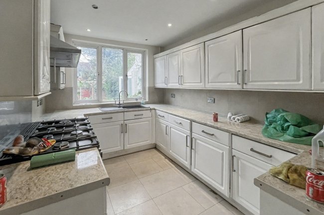 33 The Drive, Morden, Surrey, SM4 6DH 8