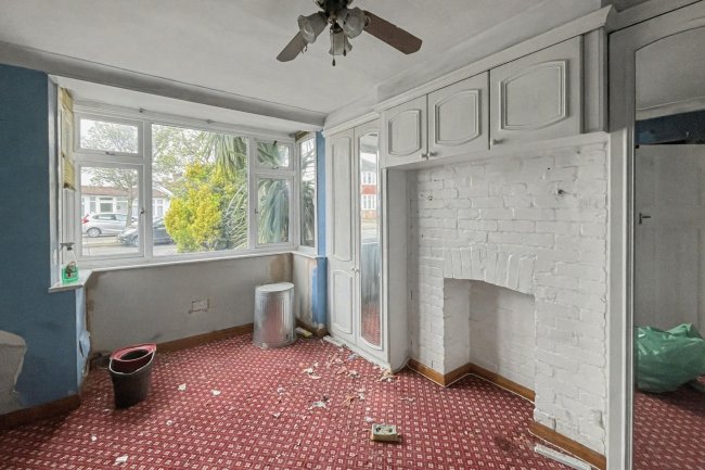 33 The Drive, Morden, Surrey, SM4 6DH 8