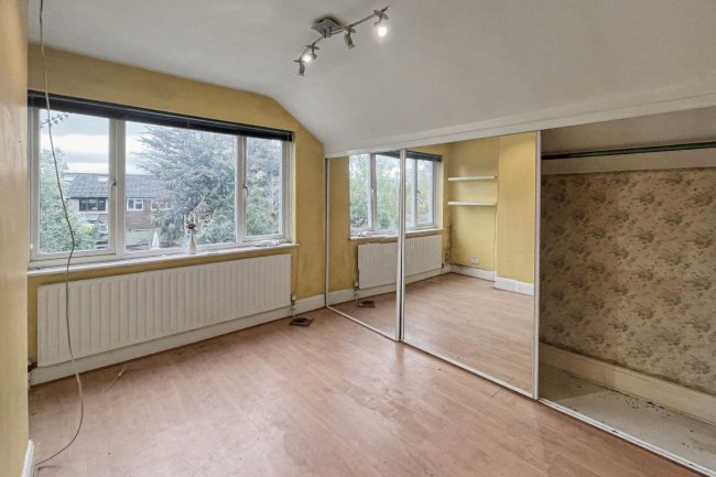 33 The Drive, Morden, Surrey, SM4 6DH 8