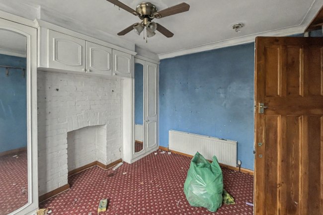 33 The Drive, Morden, Surrey, SM4 6DH 8