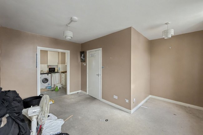 Flat 3, 22 Burghley Road, London, N8 0QE 7