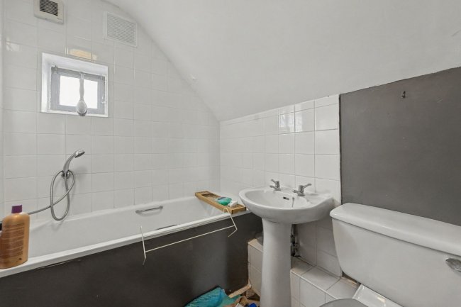 Flat 3, 22 Burghley Road, London, N8 0QE 7
