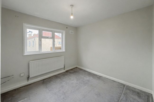 32 Pitfield Way, Willesden, London NW10 0PR 7