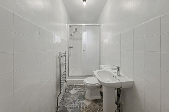 32 Pitfield Way, Willesden, London NW10 0PR 7