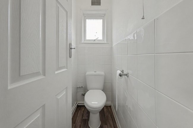 32 Pitfield Way, Willesden, London NW10 0PR 7