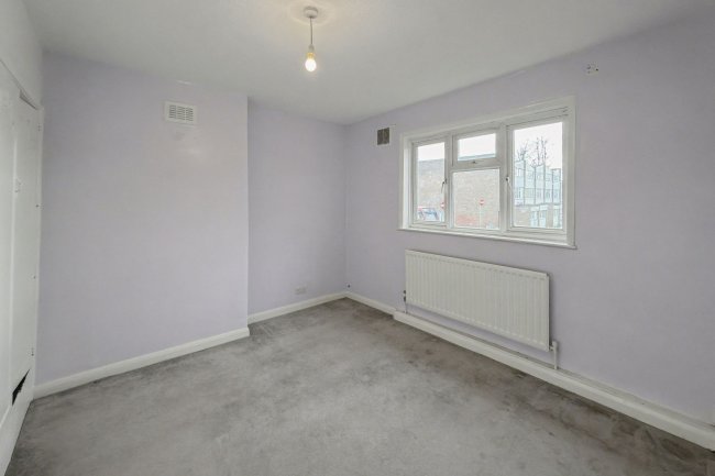 32 Pitfield Way, Willesden, London NW10 0PR 7