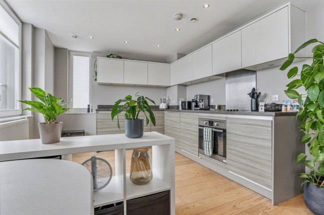 Unit 8, Orion, 9 The Boardwalk, Brighton Marina Village BN2 5ZD 2